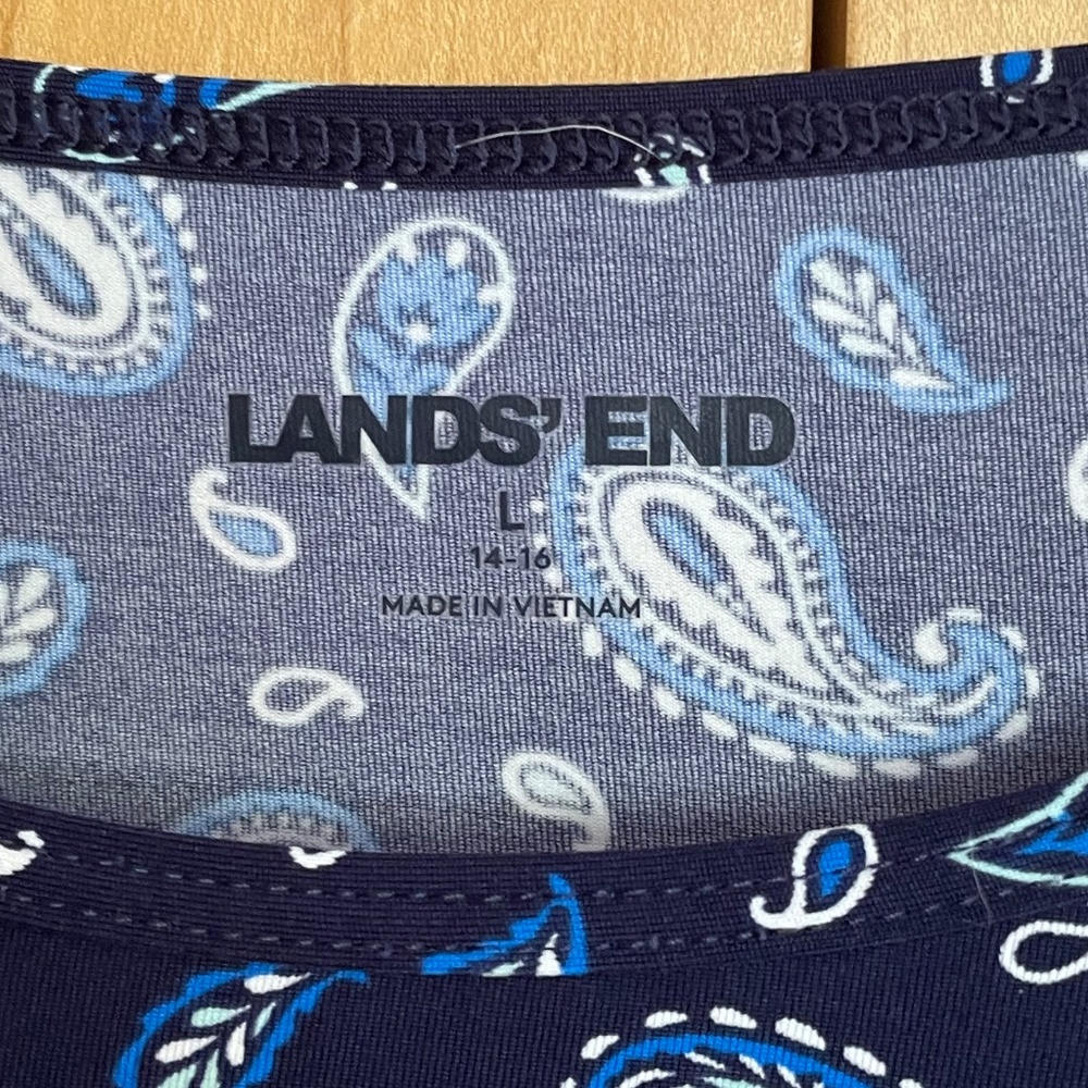 Lands' End Womens Rashguard - Picture 2 of 3